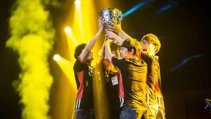 英雄联盟版本更新怎么看懂 补丁说明与改动影响解析